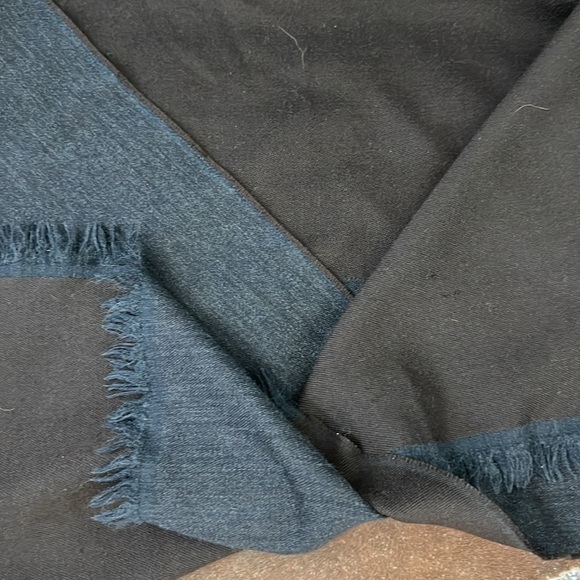 FEDNI Wool Insertia Brown Gray Fringe Unisex Scarf - Picture 7 of 7